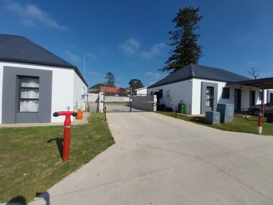 2 Bedroom Property for Sale in Pacaltsdorp Western Cape